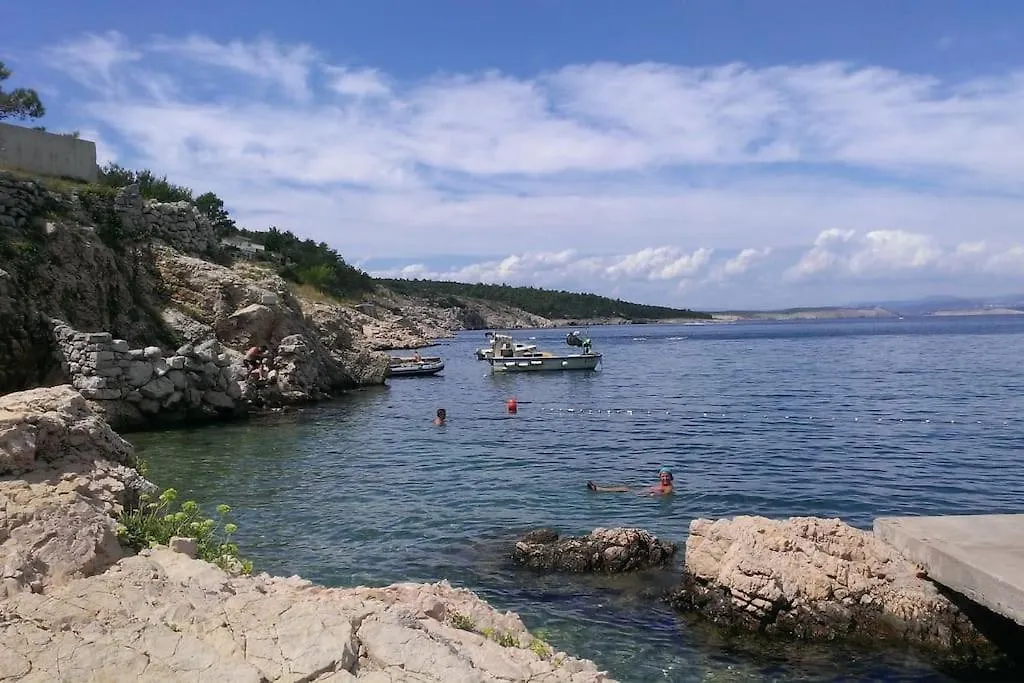 Apartment In Green And Quite Area, Close To Beach Silo  0*, Silo (Krk) Croatia