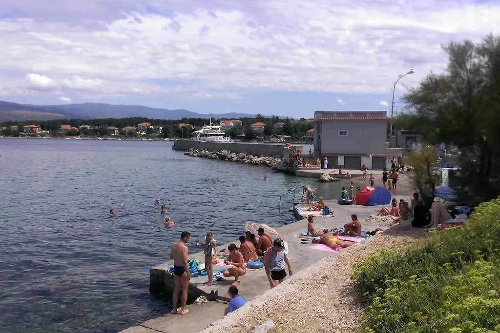 Apartment In Green And Quite Area, Close To Beach Silo  0*, Silo (Krk)