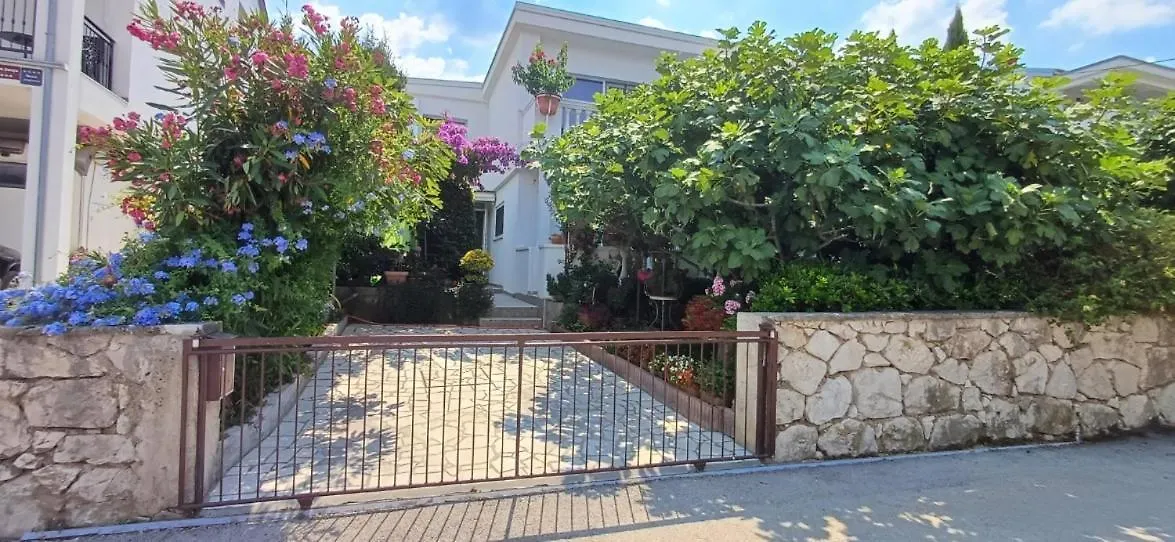 Apartment In Green And Quite Area, Close To Beach Silo